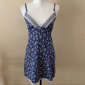 LAURA ASHLEY Blue Floral Nightie Chemise Lace Trim